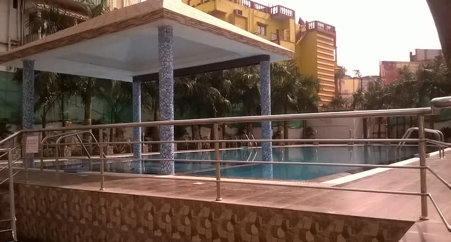 Larica Holiday Inn, Tarapith 5